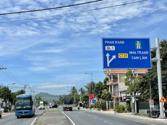 Cam Ranh (Khánh Hoà): Khẩn trương lắp đèn tín hiệu giao thông tại nút giao QL1A-QL27B