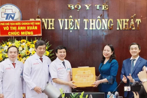 Pho Chu Tich Nuoc Tham 69 Nam Ngay Thay Thuoc Viet Nam Tphcm 3 5821.jpg